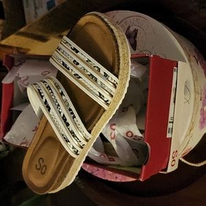 SO ENCHANTING WOMEN'S SANDAL NWT